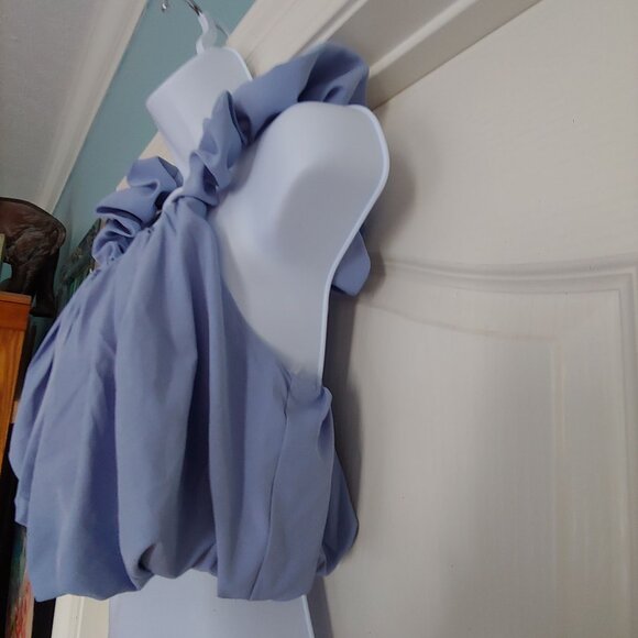 Entro Sky Blue Ruffle Puffy Sleeveless Crop Top NWT Medium - Picture 5 of 7